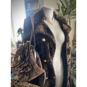 UNBRANDED | 15.5” | Snakeskin Faux Leather Chocolate Petal Kiss Clip Handbag